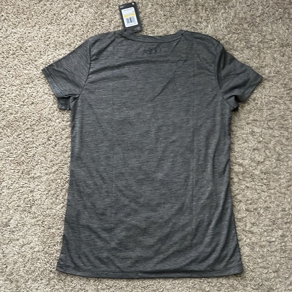 NWT Women's Under Armour HeatGear TechTwist V-Neck Gray/Black SZ Medium - Picture 7 of 9